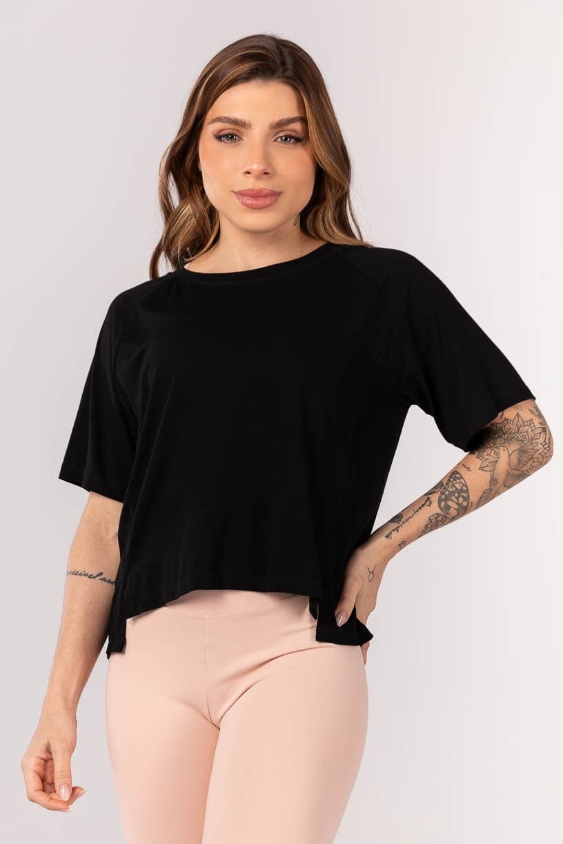 Blusa Raglan com Costas Alongadas (Preto) | Ref: K4260-A