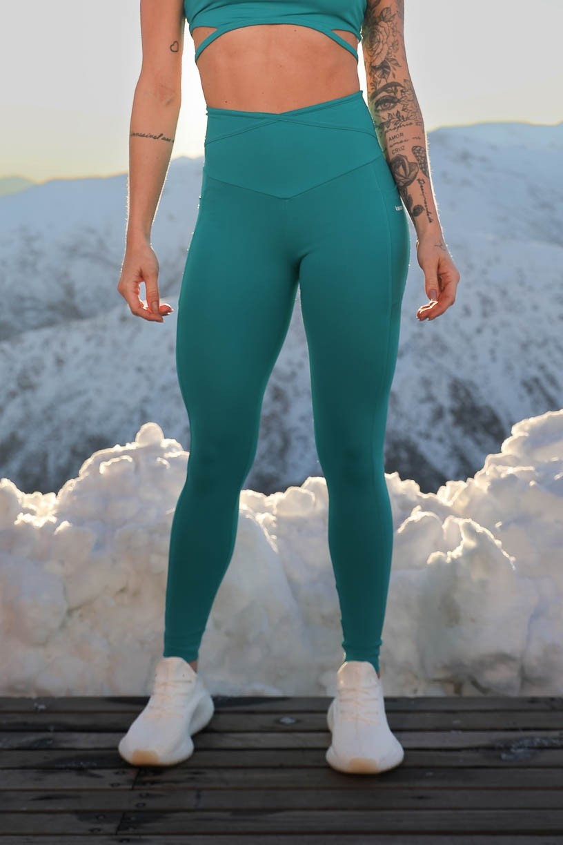 Calça Legging com Bolsos e Chapado Cruzado na Cintura (Verde) | Ref: K4149-F