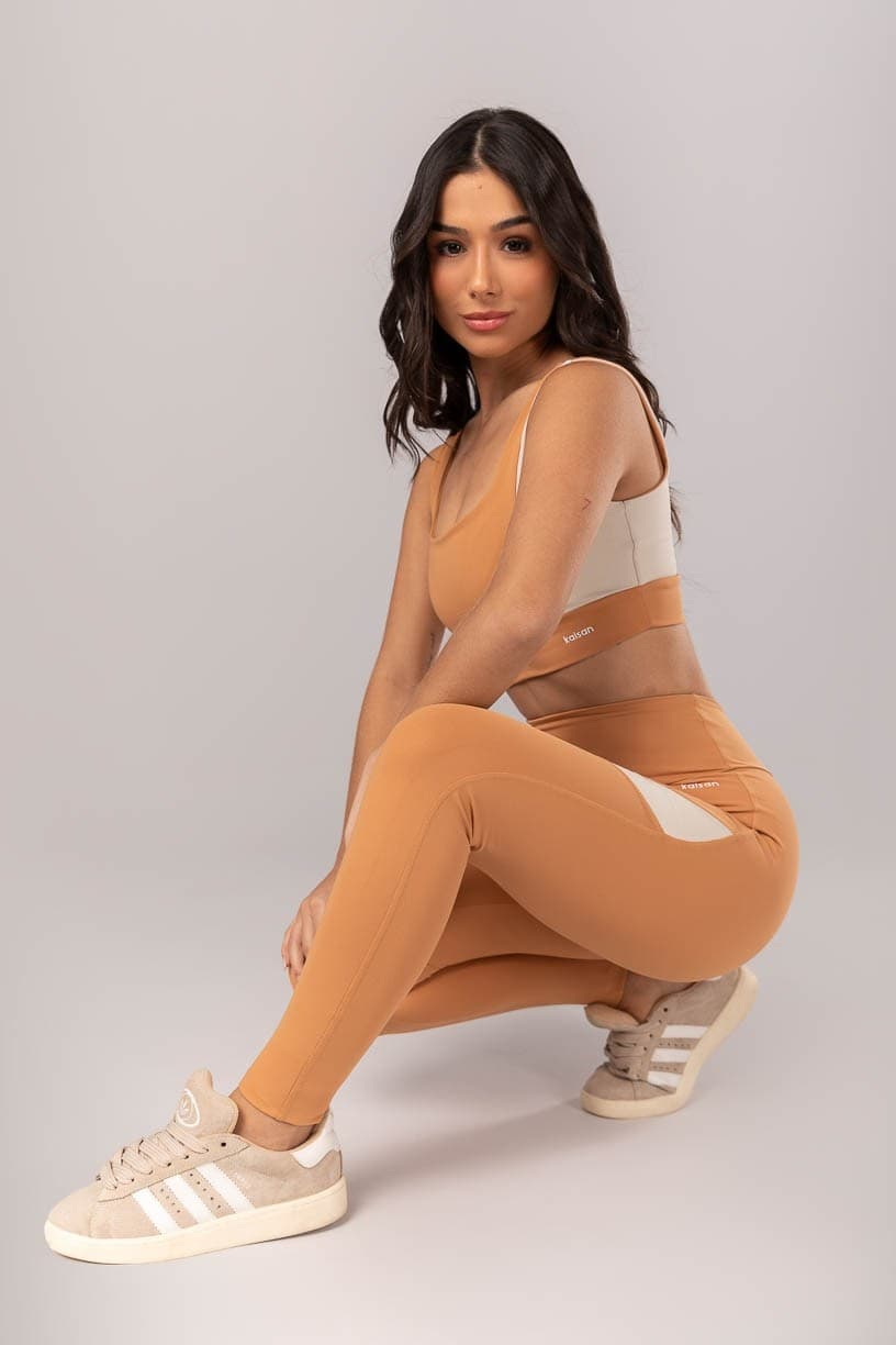 Calça Legging Bicolor com Recortes (Caramelo / Bege) | Ref: K4011-D