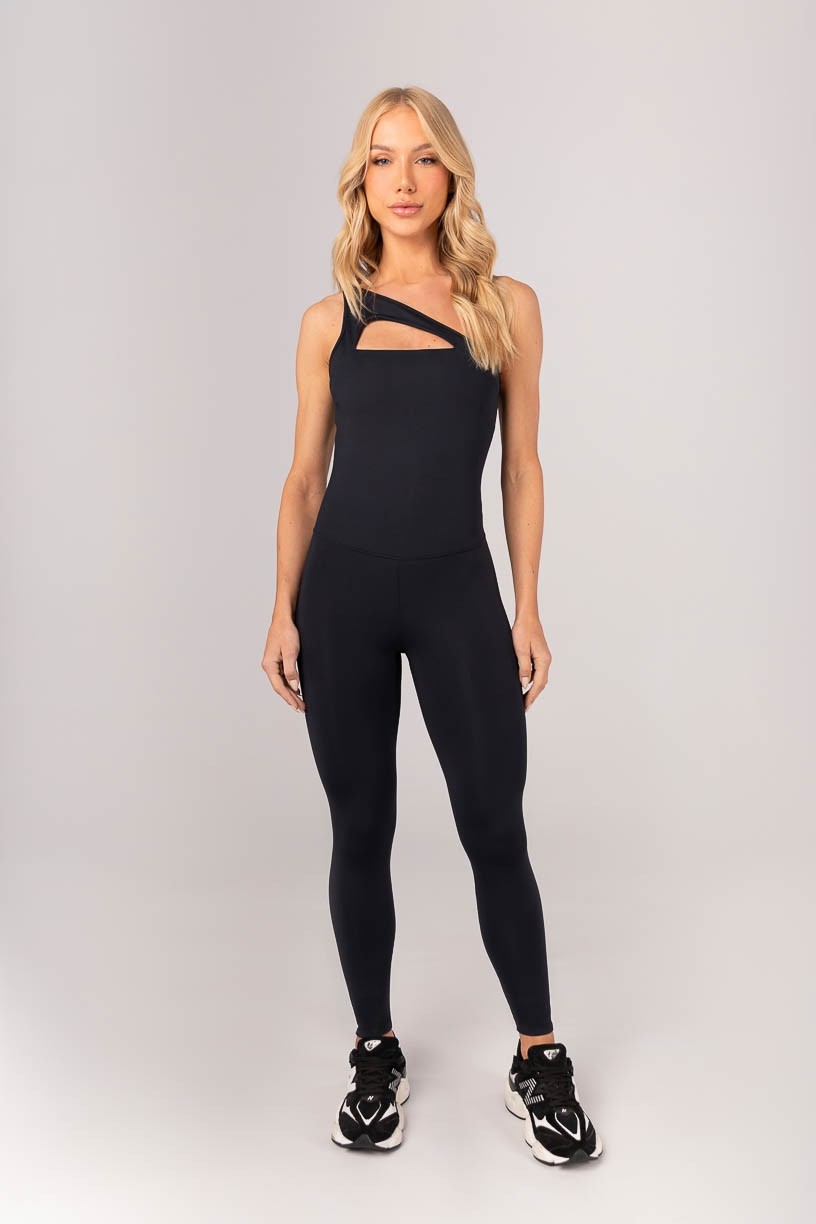 Macacão Assimétrico com Decote Vazado (Preto) | Ref: K4357-A