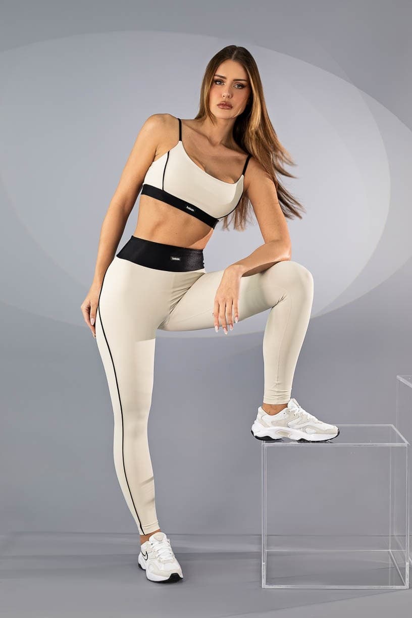 Calça Legging com Cós e Vivo Canelado (Bege / Preto) | Ref: K4393-A
