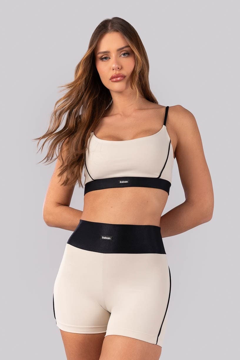 Short com Cós e Vivo Canelado (Bege / Preto) | Ref: K4394-A