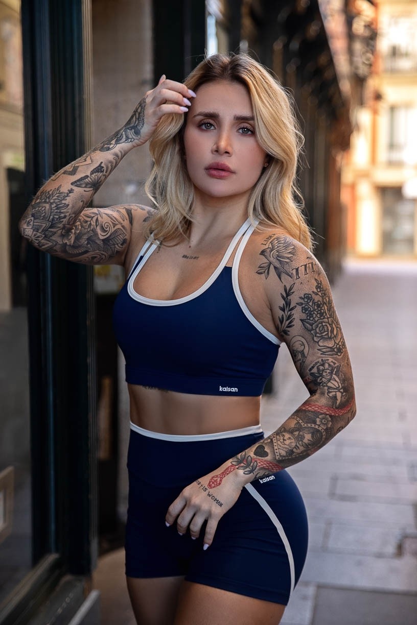 Top com Alças Duplas e Abertura nas Costas (Azul Marinho / Bege) | Ref: K4418-A