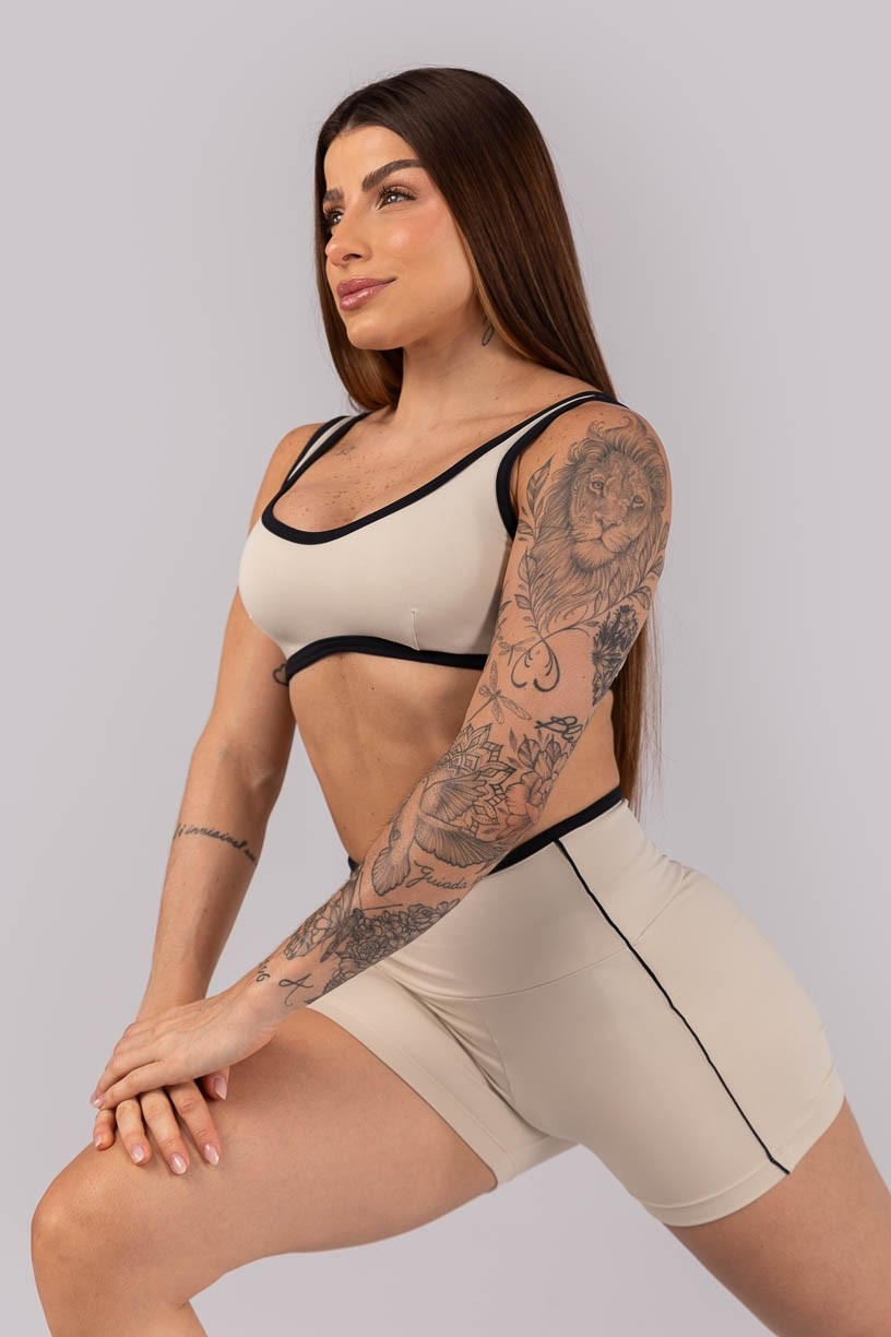 Short com Vivo e Viés Contrastante (Bege / Preto) | Ref: K4455-A