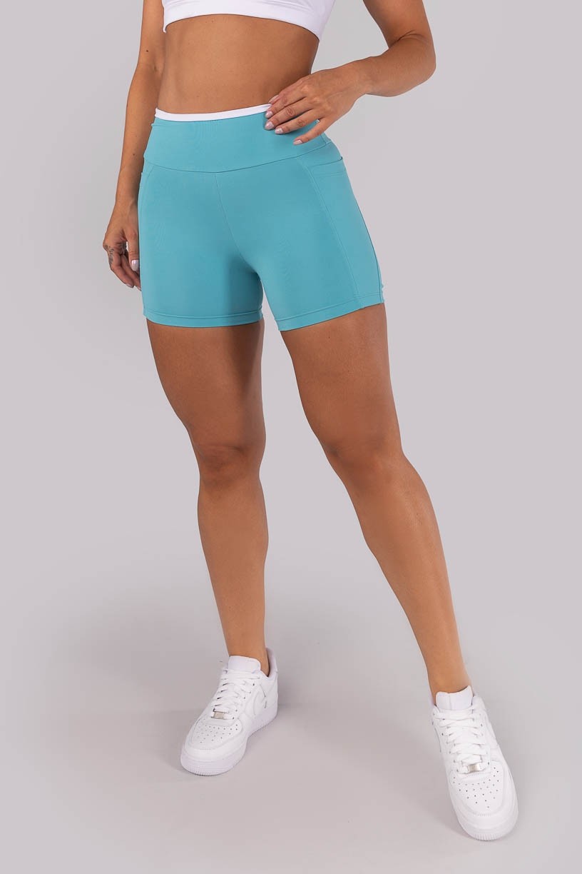 Short com Bolsos e Cós de Vira (Brisa / Branco) | Ref: K4568-B