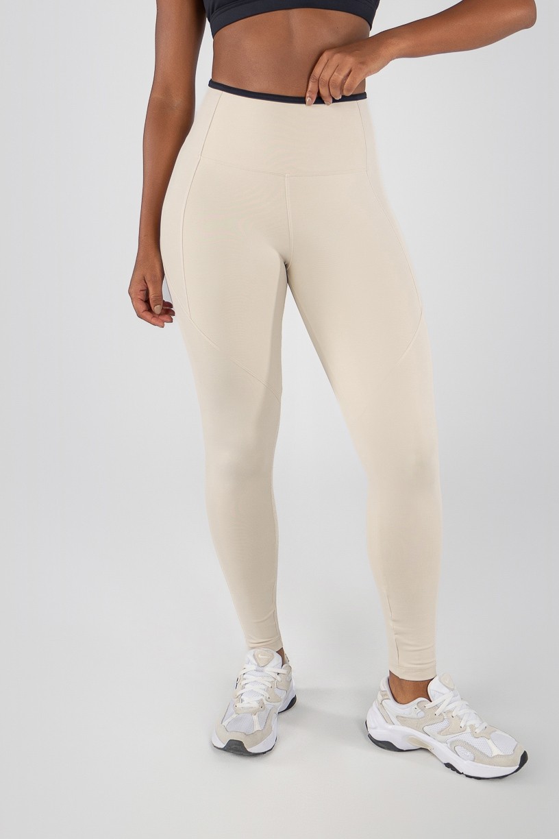 Calça Legging com Pespontos e Viés Contrastantes (Off-White / Preto) | Ref: K4813-B