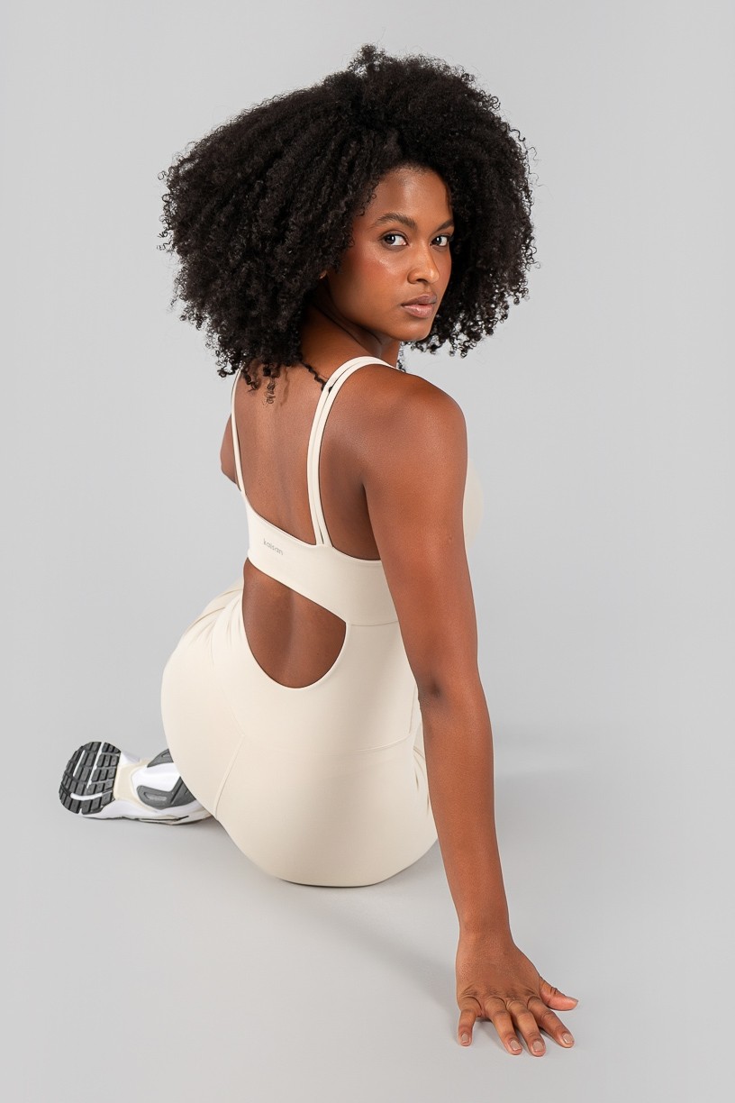 Macaquinho com Decote Reto Alças Duplas e Abertura nas Costas (Off-White) | Ref: K4815-B