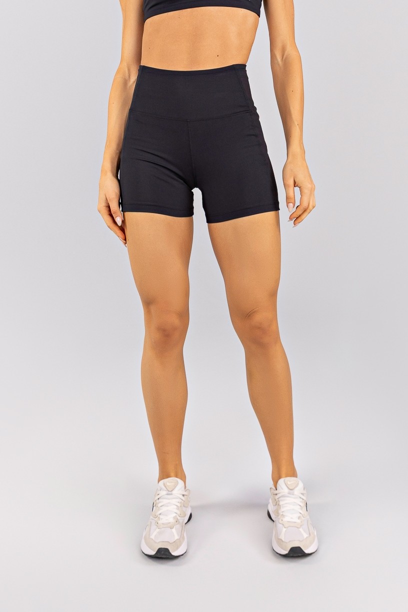 Short com Bolsos e Recortes (Preto) | Ref: K4752-A