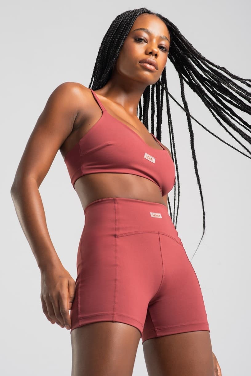 Short com Faixa Lateral (Rum) | Ref: K4537-D