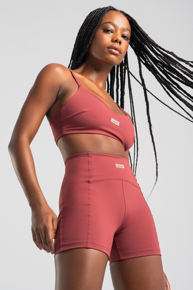 Short com Faixa Lateral (Rum) | Ref: K4537-D