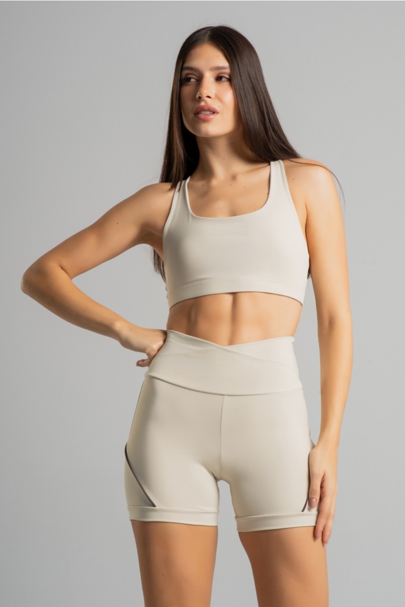 Short com Cós Transpassado e Vivo Contrastante (Off-White / Trufa) | Ref: K4859-A