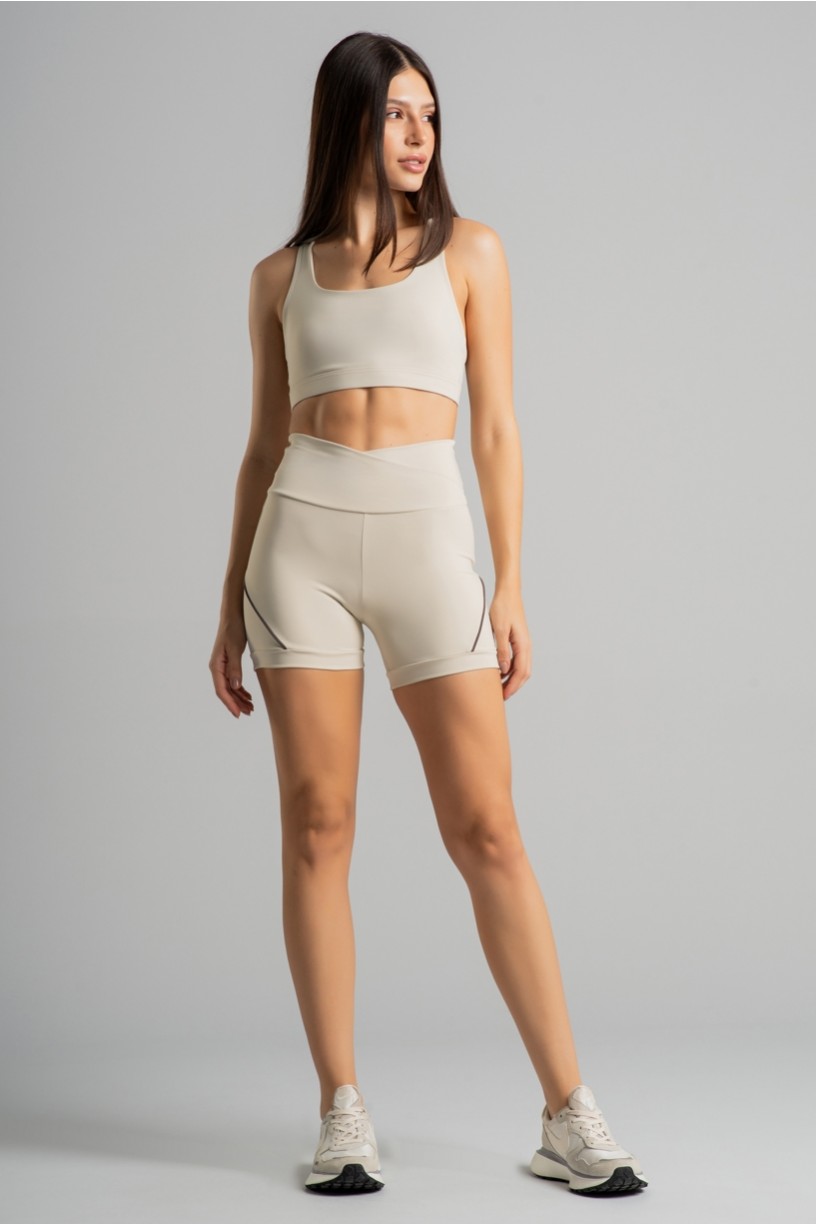 Short com Cós Transpassado e Vivo Contrastante (Off-White / Trufa) | Ref: K4859-A