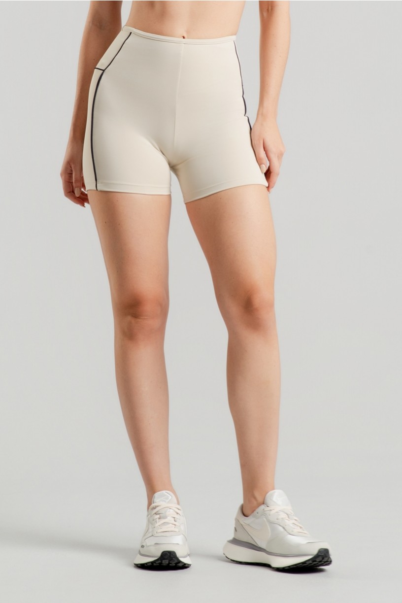 Short com Vivos Contrastantes (Off-White / Preto) | Ref: K4891-B