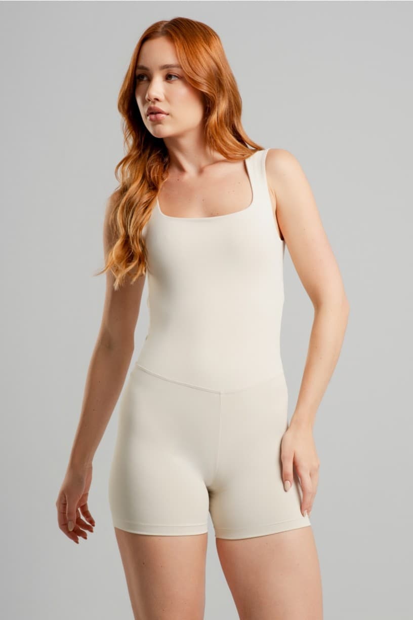 Macaquinho com Alças Largas e Abertura nas Costas (Off-White) | Ref: K4897-B