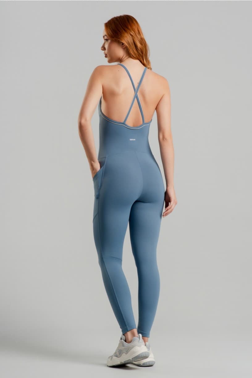 Macacão com Decote Alto e Bolsos (Bruma / Off-White) | Ref: K4900-A