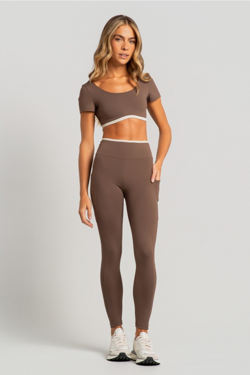 Calça Legging com Bolsos e Vira Contrastante (Capuccino / Off-White) | Ref: K4878-B