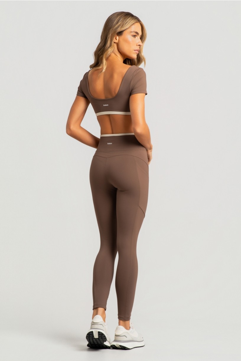 Calça Legging com Bolsos e Vira Contrastante (Capuccino / Off-White) | Ref: K4878-B
