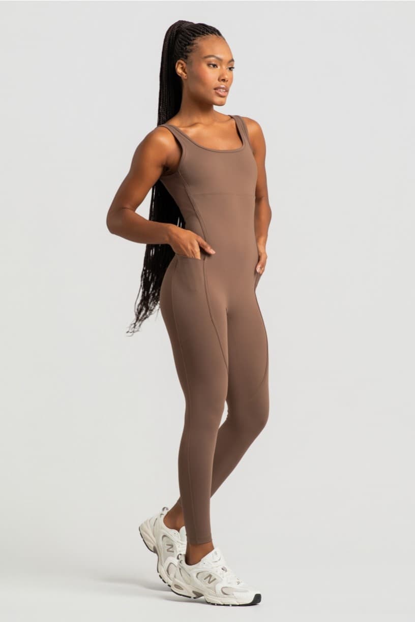 Macacão com Chapados e Bolsos (Capuccino) | Ref: K4976-A