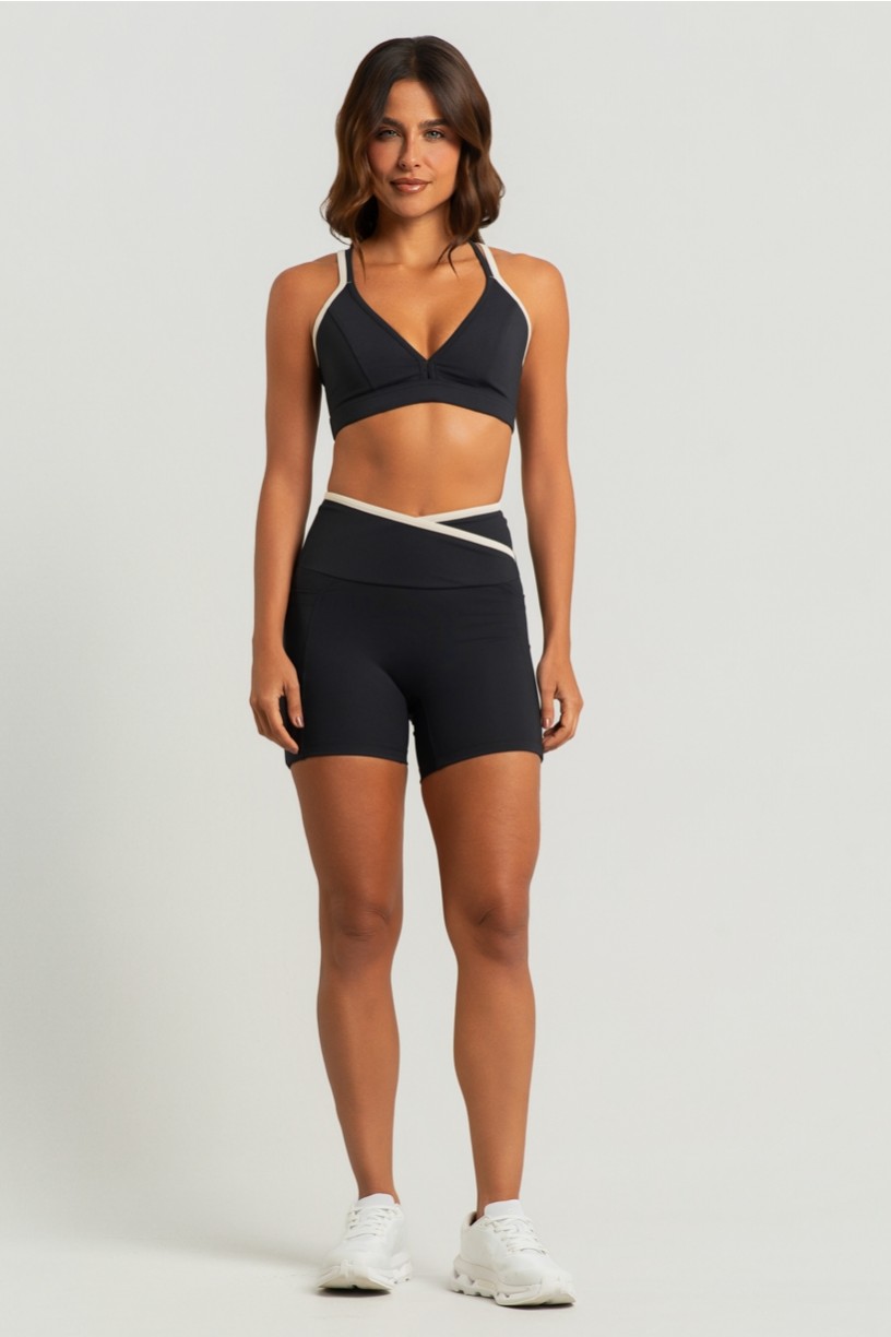 Short sem Gancho com Cós Transpassado e Bolsos (Preto / Off-White) | Ref: K5014-A