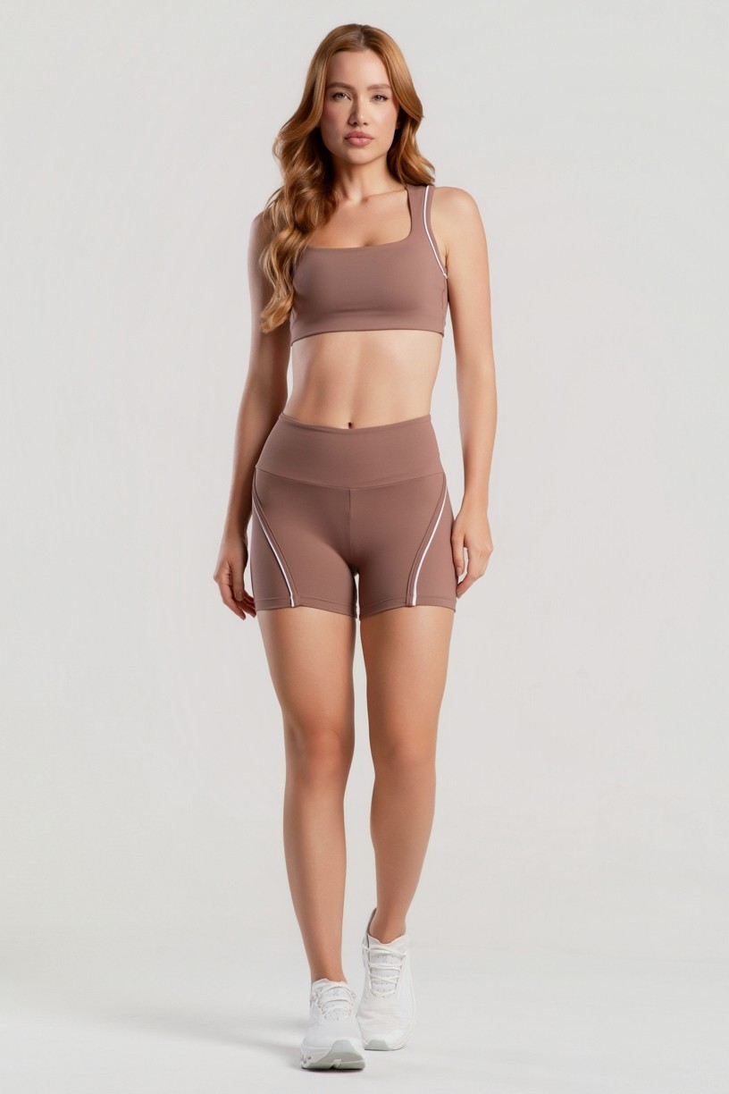 Short com Bolso no Cós e Chapado com Vivo Contrastante (Canela / Branco) | Ref: K5070-B