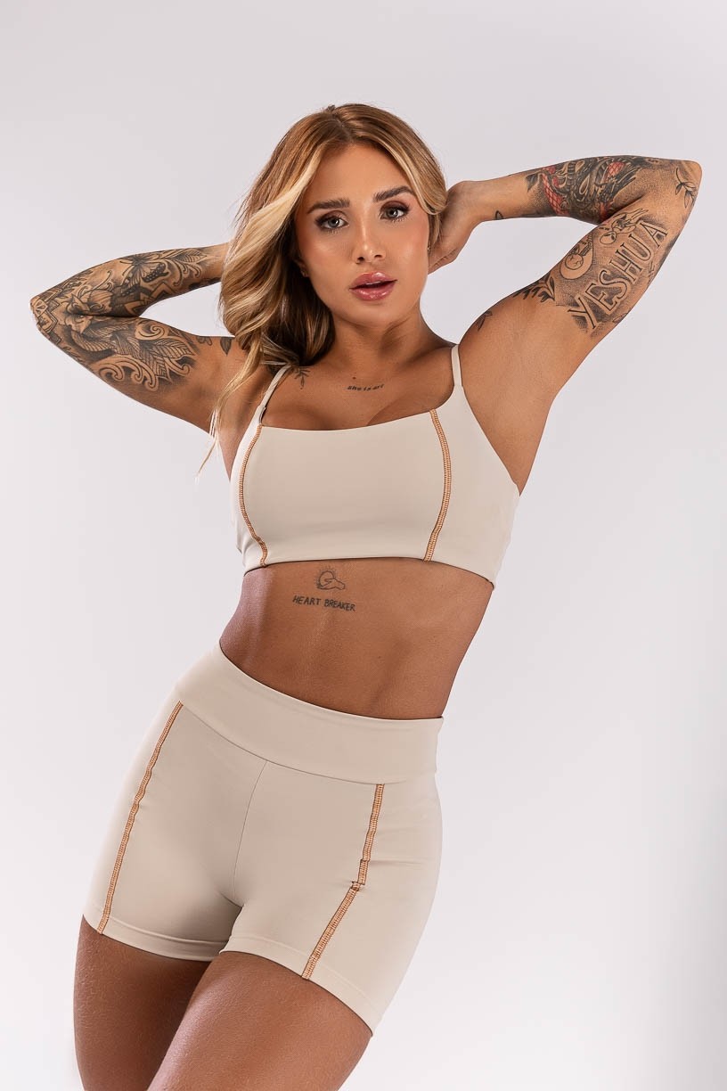 Short com Cobertura Contrastante (Off-White) | Ref: K4016-A