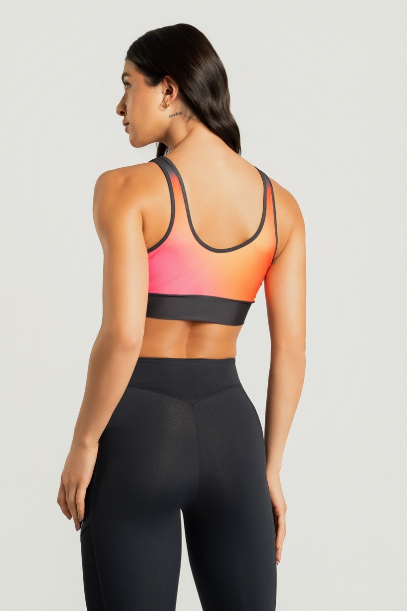 Top com Alças Médias Estampa Digital (Preto / Energy) | Ref: K3522-A